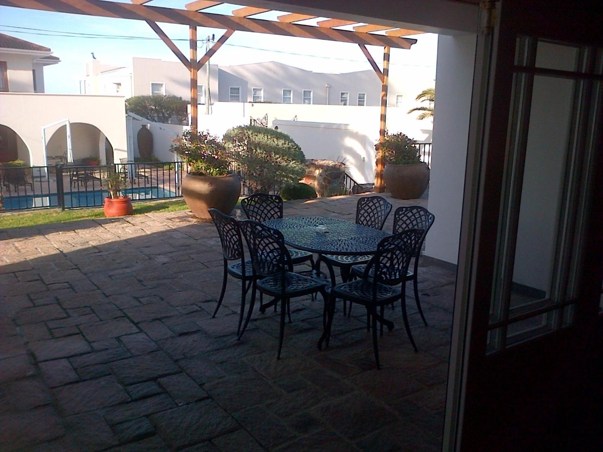 Nautilus Guest House Hermanus Exterior photo