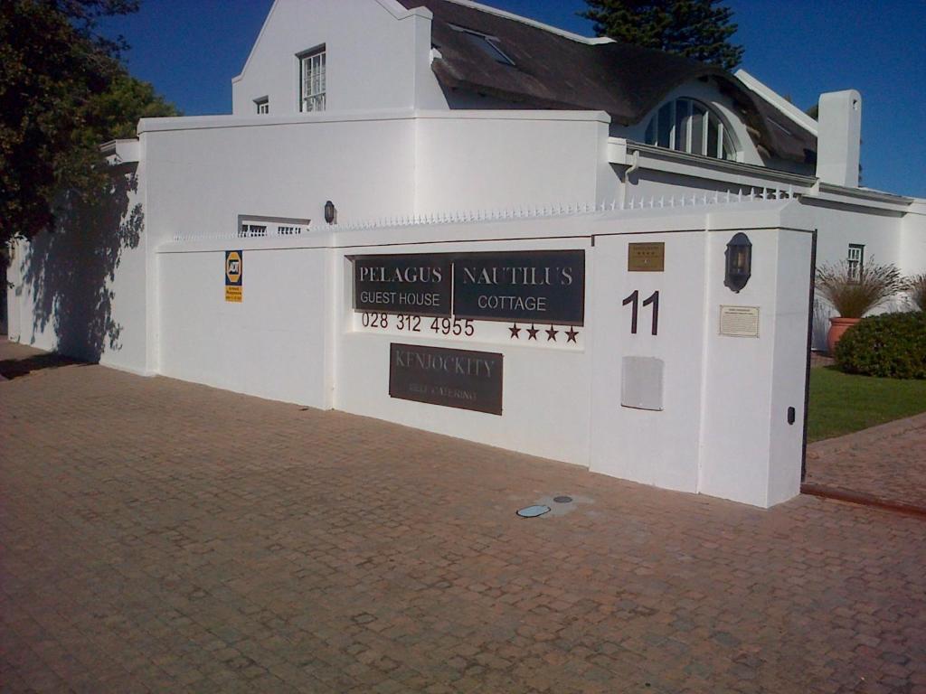Nautilus Guest House Hermanus Exterior photo