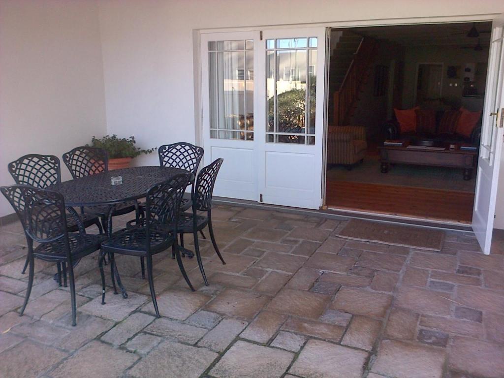 Nautilus Guest House Hermanus Exterior photo